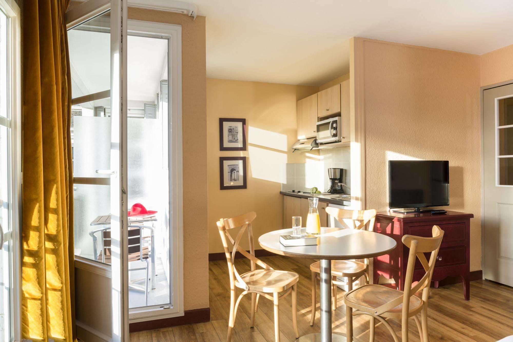 Adagio Montmartre Aparthotel 4*